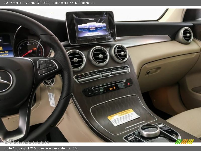 Polar White / Silk Beige/Black 2019 Mercedes-Benz GLC 300