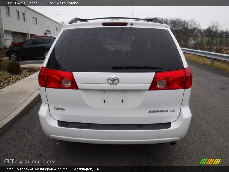Super White / Stone 2009 Toyota Sienna LE