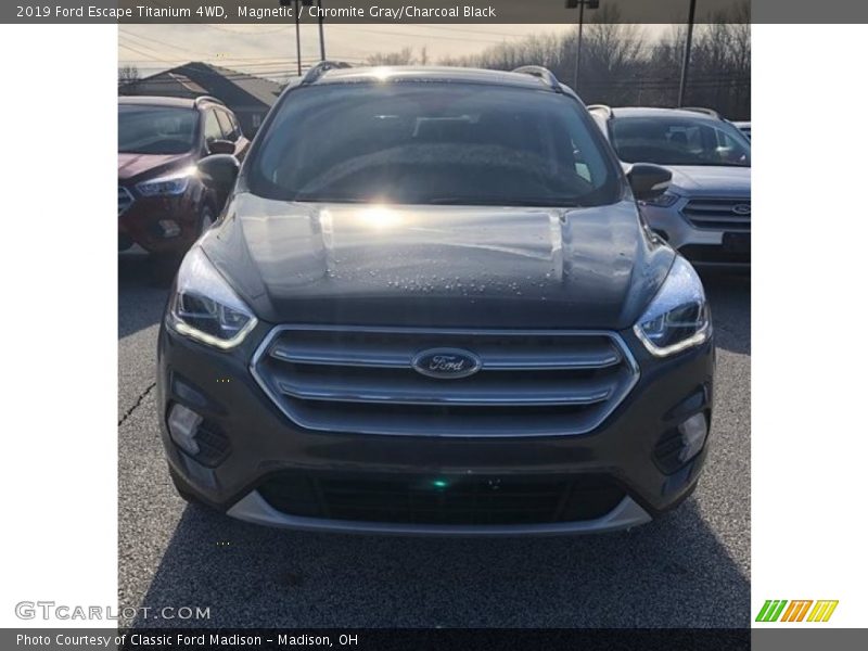 Magnetic / Chromite Gray/Charcoal Black 2019 Ford Escape Titanium 4WD