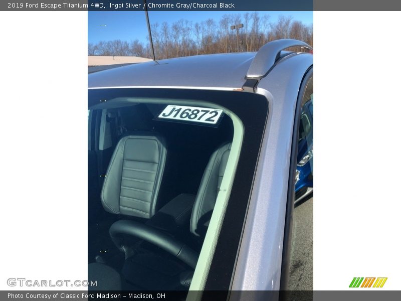 Ingot Silver / Chromite Gray/Charcoal Black 2019 Ford Escape Titanium 4WD