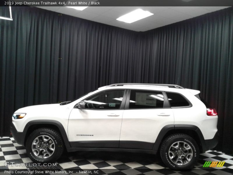 Pearl White / Black 2019 Jeep Cherokee Trailhawk 4x4