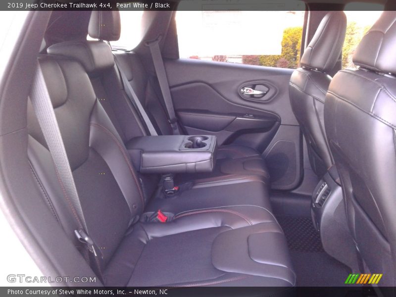 Pearl White / Black 2019 Jeep Cherokee Trailhawk 4x4