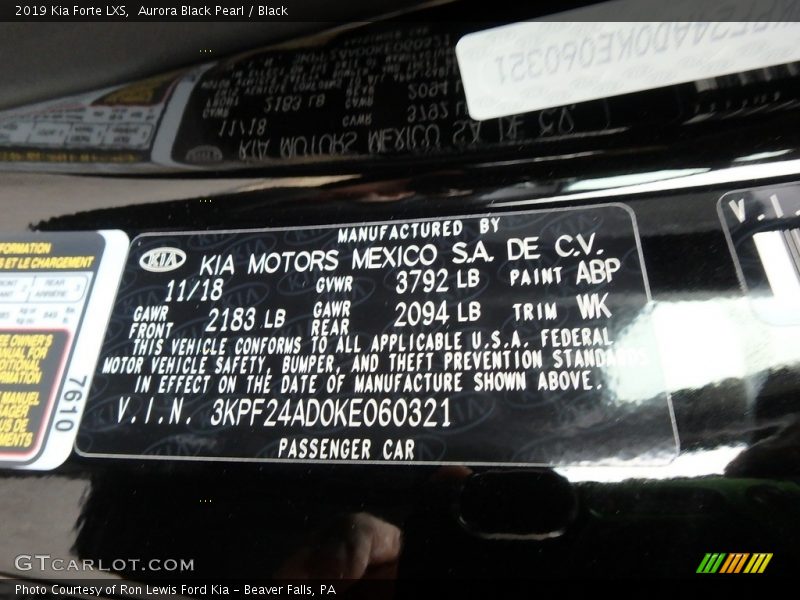 Aurora Black Pearl / Black 2019 Kia Forte LXS