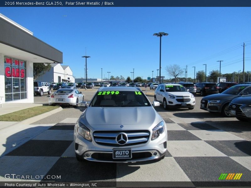 Polar Silver Metallic / Black 2016 Mercedes-Benz GLA 250