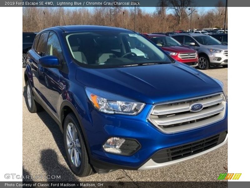 Lightning Blue / Chromite Gray/Charcoal Black 2019 Ford Escape SE 4WD