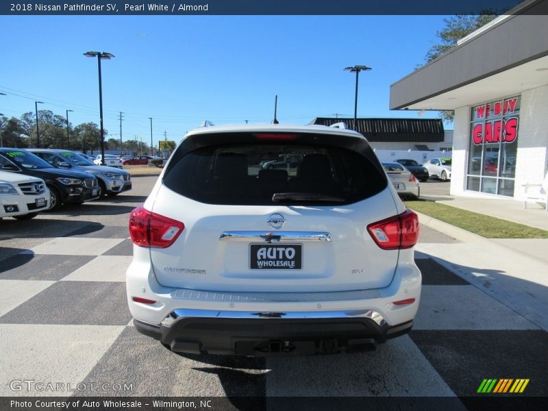 Pearl White / Almond 2018 Nissan Pathfinder SV