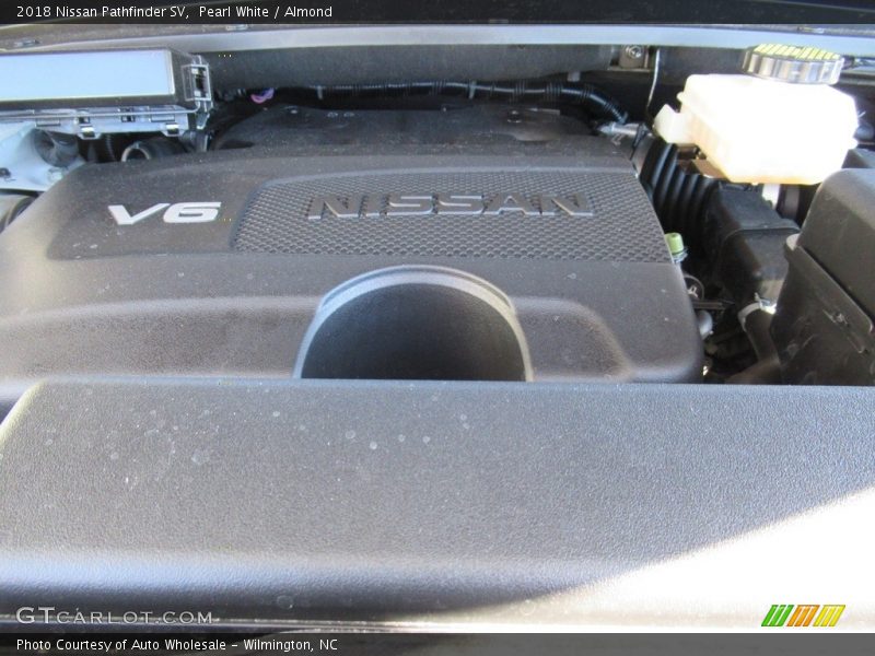 Pearl White / Almond 2018 Nissan Pathfinder SV