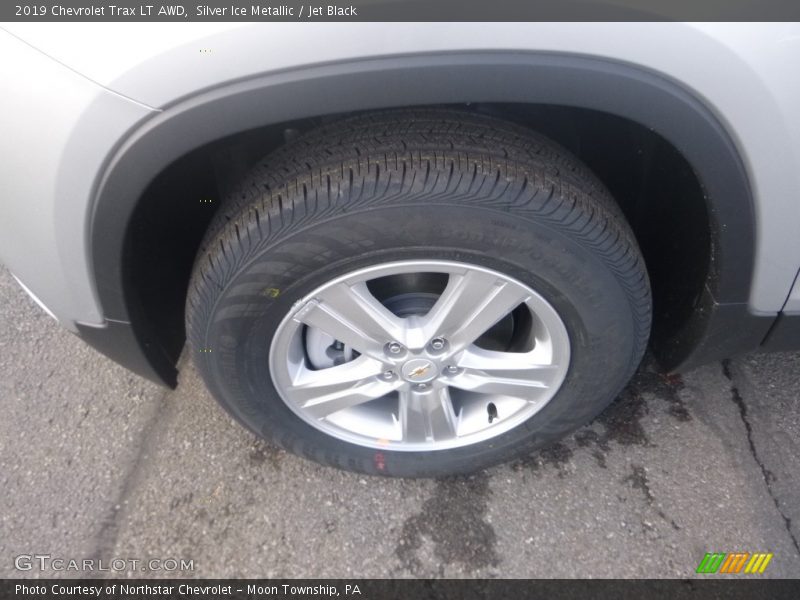 Silver Ice Metallic / Jet Black 2019 Chevrolet Trax LT AWD