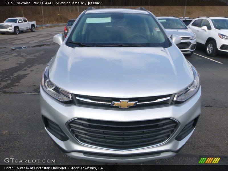 Silver Ice Metallic / Jet Black 2019 Chevrolet Trax LT AWD