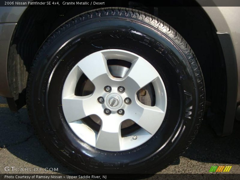Granite Metallic / Desert 2006 Nissan Pathfinder SE 4x4