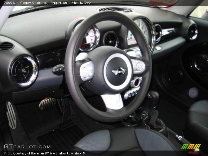 Pepper White / Black/Grey 2009 Mini Cooper S Hardtop
