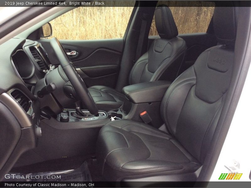Bright White / Black 2019 Jeep Cherokee Limited 4x4