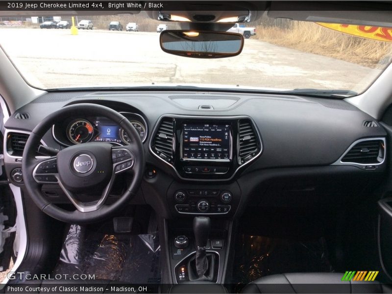 Bright White / Black 2019 Jeep Cherokee Limited 4x4
