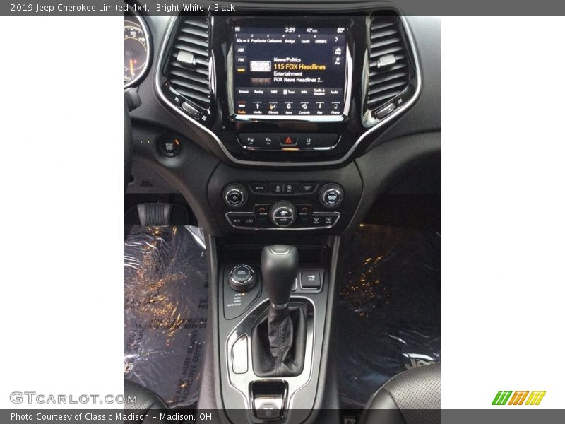 Bright White / Black 2019 Jeep Cherokee Limited 4x4