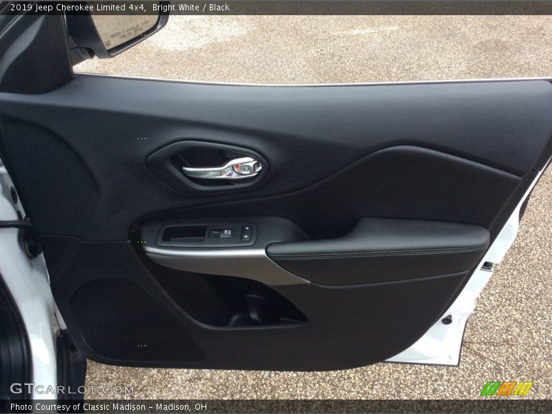 Bright White / Black 2019 Jeep Cherokee Limited 4x4