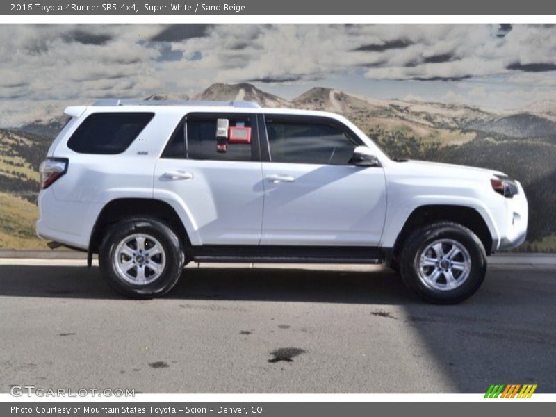 Super White / Sand Beige 2016 Toyota 4Runner SR5 4x4