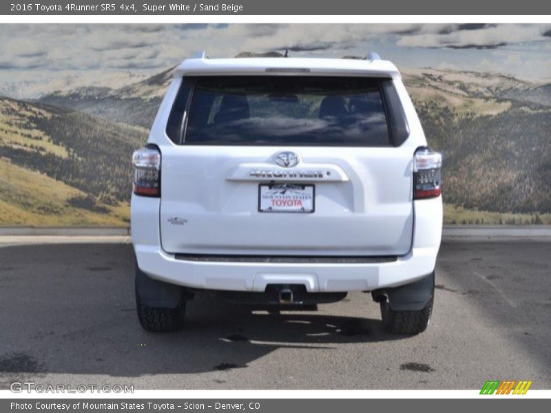 Super White / Sand Beige 2016 Toyota 4Runner SR5 4x4