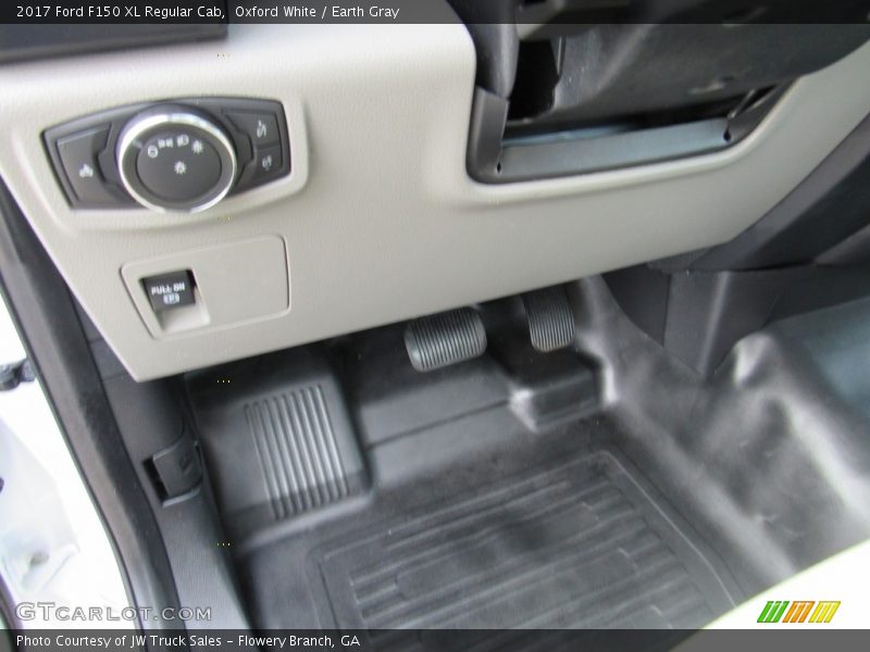 Oxford White / Earth Gray 2017 Ford F150 XL Regular Cab