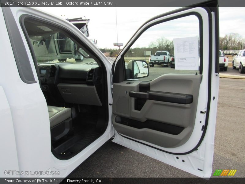 Oxford White / Earth Gray 2017 Ford F150 XL Regular Cab