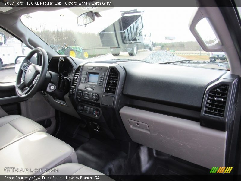 Oxford White / Earth Gray 2017 Ford F150 XL Regular Cab