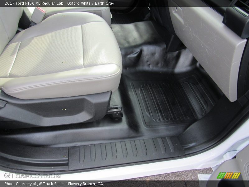 Oxford White / Earth Gray 2017 Ford F150 XL Regular Cab