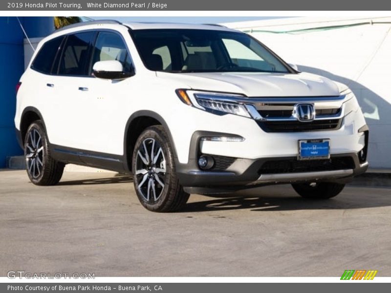 White Diamond Pearl / Beige 2019 Honda Pilot Touring