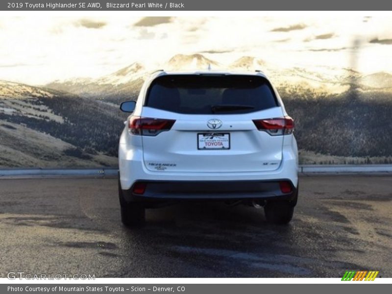 Blizzard Pearl White / Black 2019 Toyota Highlander SE AWD
