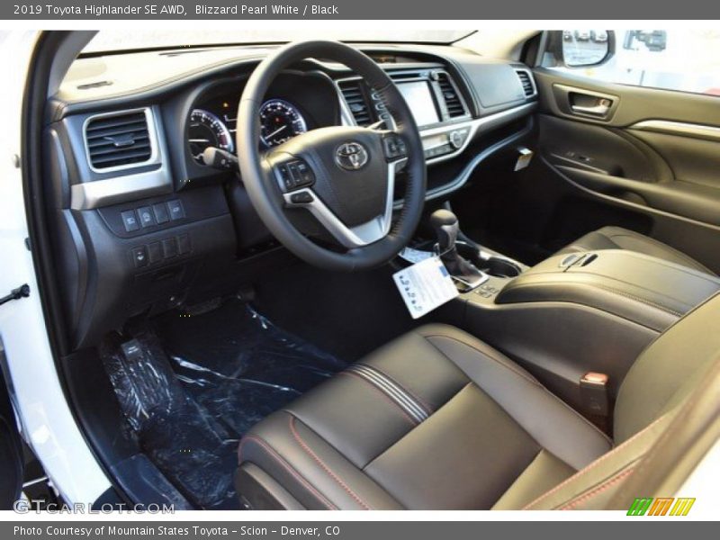 Blizzard Pearl White / Black 2019 Toyota Highlander SE AWD