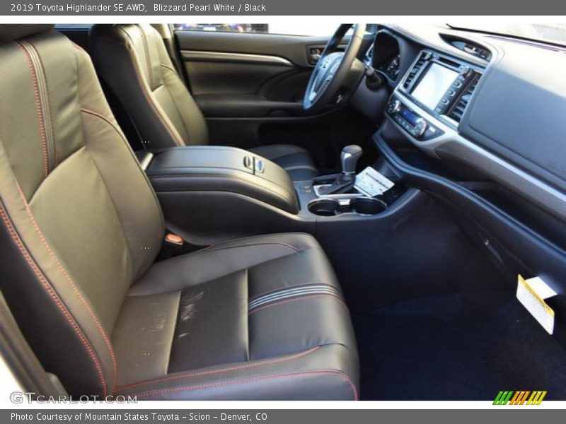 Blizzard Pearl White / Black 2019 Toyota Highlander SE AWD