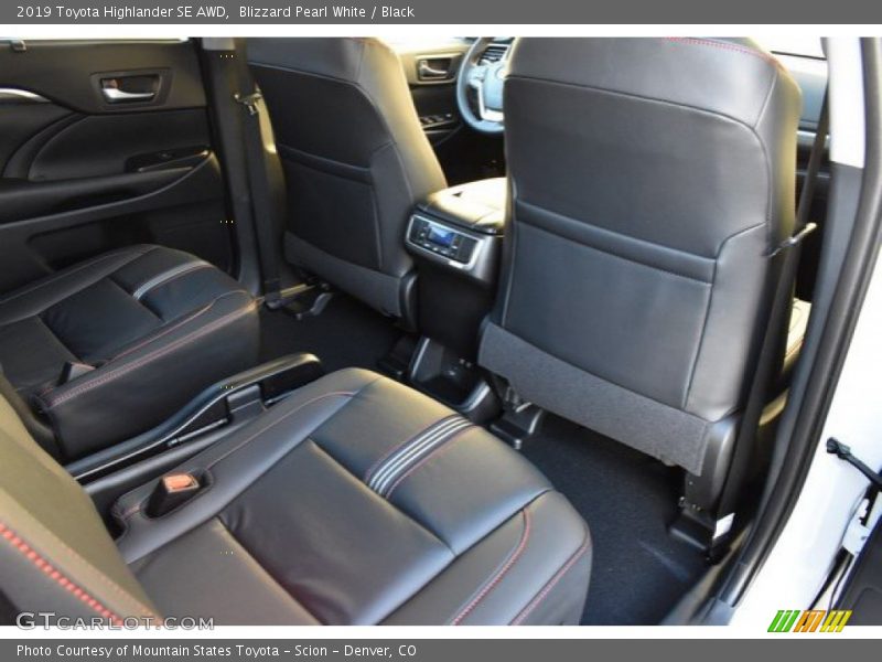 Blizzard Pearl White / Black 2019 Toyota Highlander SE AWD