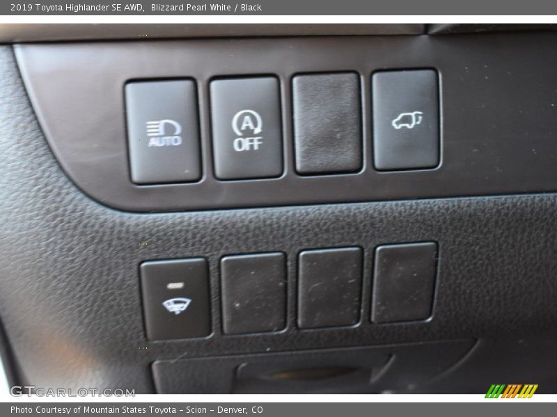 Blizzard Pearl White / Black 2019 Toyota Highlander SE AWD