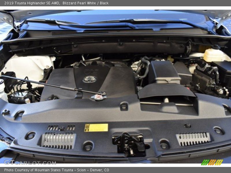 Blizzard Pearl White / Black 2019 Toyota Highlander SE AWD