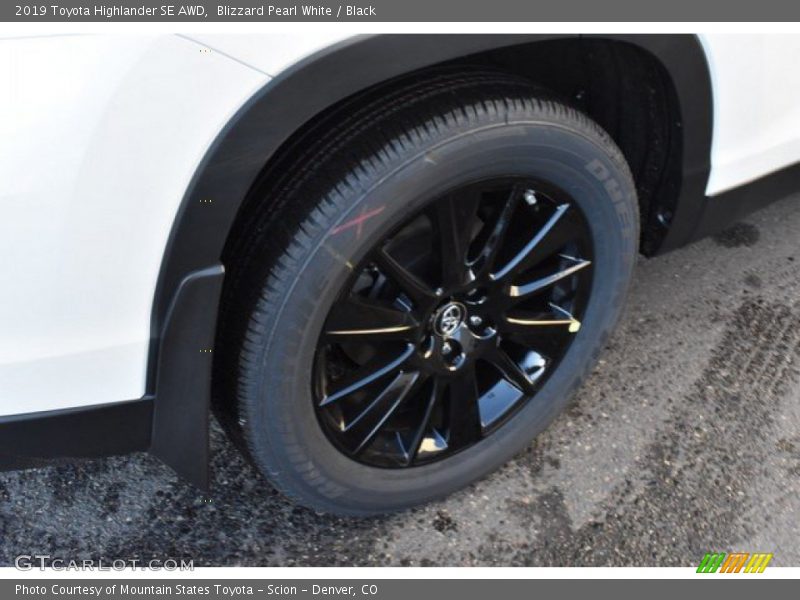 Blizzard Pearl White / Black 2019 Toyota Highlander SE AWD