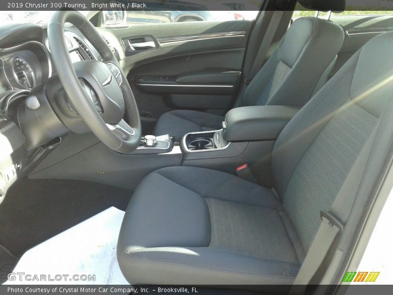 Bright White / Black 2019 Chrysler 300 Touring
