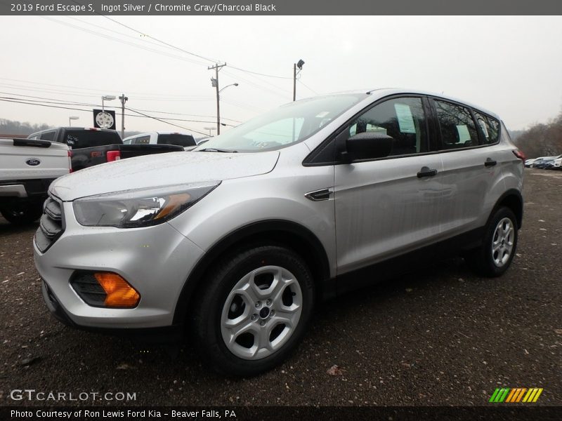 Front 3/4 View of 2019 Escape S