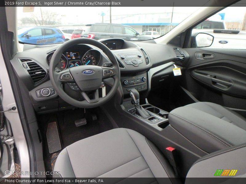  2019 Escape S Chromite Gray/Charcoal Black Interior