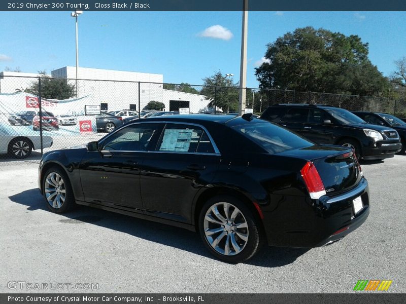 Gloss Black / Black 2019 Chrysler 300 Touring