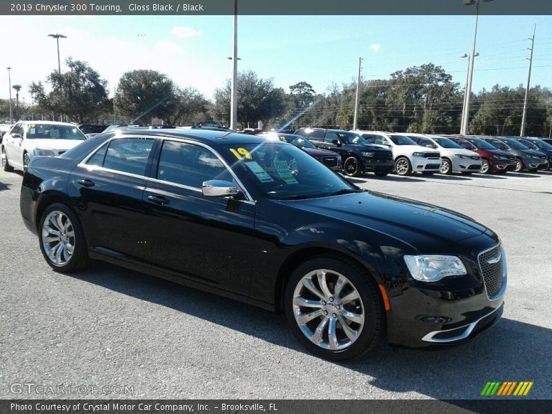 Gloss Black / Black 2019 Chrysler 300 Touring