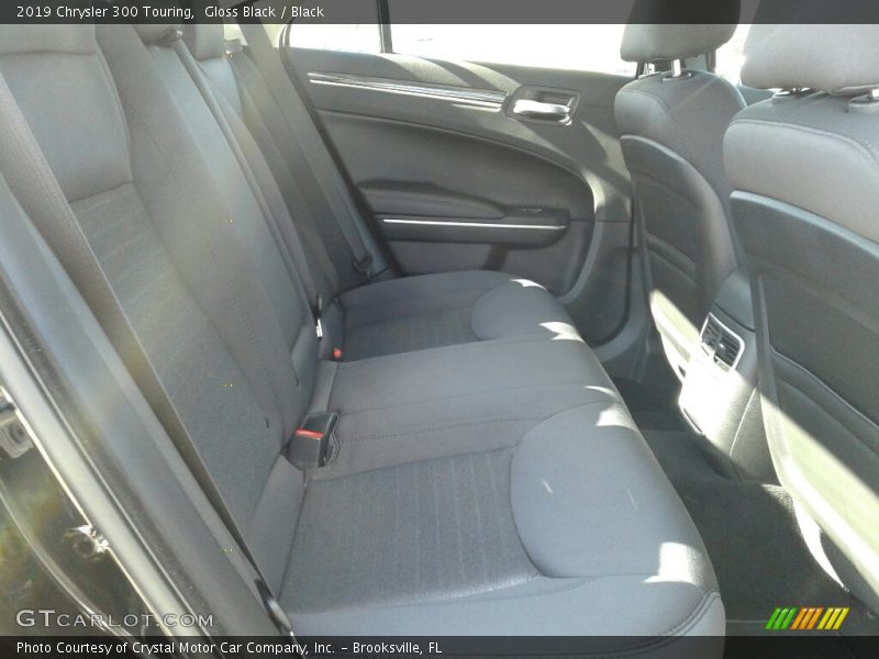Gloss Black / Black 2019 Chrysler 300 Touring