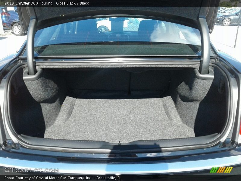 Gloss Black / Black 2019 Chrysler 300 Touring
