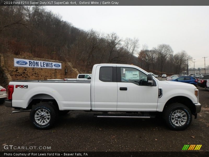 Oxford White / Earth Gray 2019 Ford F250 Super Duty XLT SuperCab 4x4