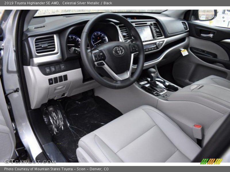 Celestial Silver Metallic / Black 2019 Toyota Highlander SE AWD