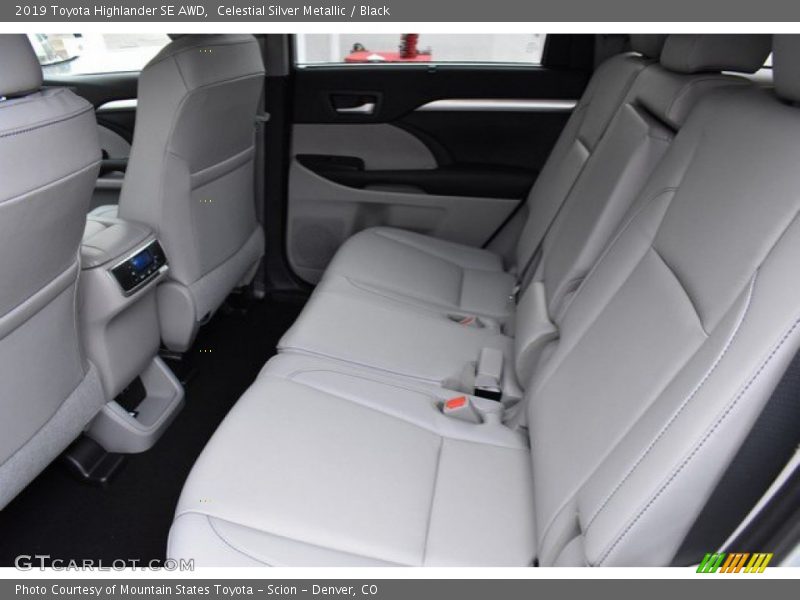 Celestial Silver Metallic / Black 2019 Toyota Highlander SE AWD