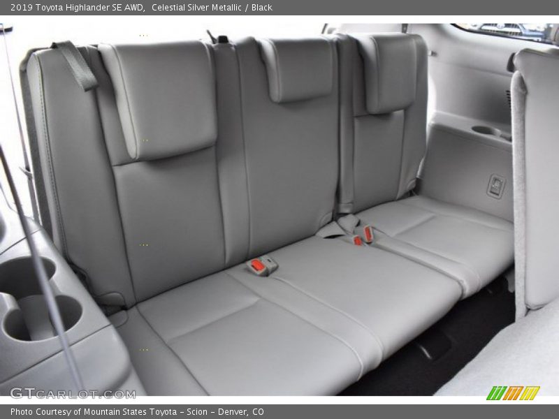 Celestial Silver Metallic / Black 2019 Toyota Highlander SE AWD