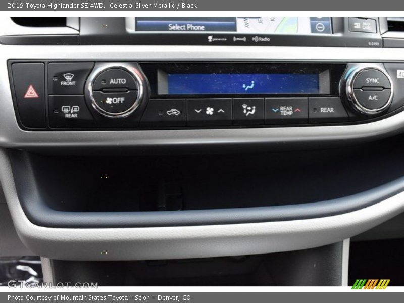 Celestial Silver Metallic / Black 2019 Toyota Highlander SE AWD