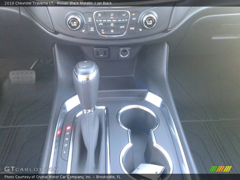 Mosaic Black Metallic / Jet Black 2019 Chevrolet Traverse LT