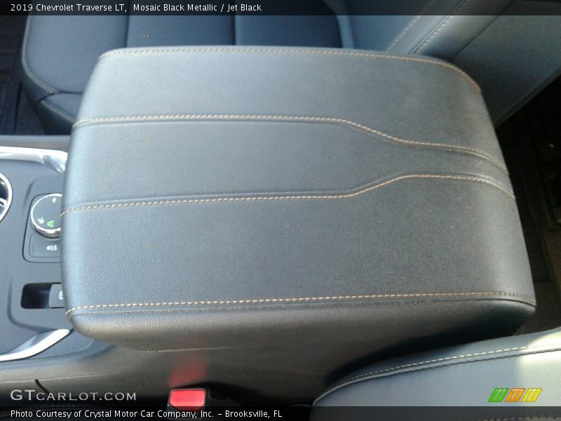 Mosaic Black Metallic / Jet Black 2019 Chevrolet Traverse LT