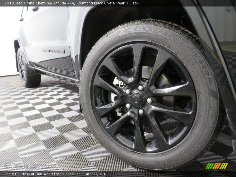 Diamond Black Crystal Pearl / Black 2018 Jeep Grand Cherokee Altitude 4x4