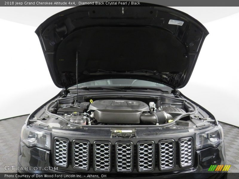 Diamond Black Crystal Pearl / Black 2018 Jeep Grand Cherokee Altitude 4x4