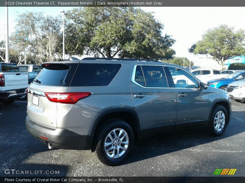 Pepperdust Metallic / Dark Atmosphere/Medium Ash Gray 2019 Chevrolet Traverse LT